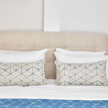 La Maltese Oia Luxury Suites Exterior photo