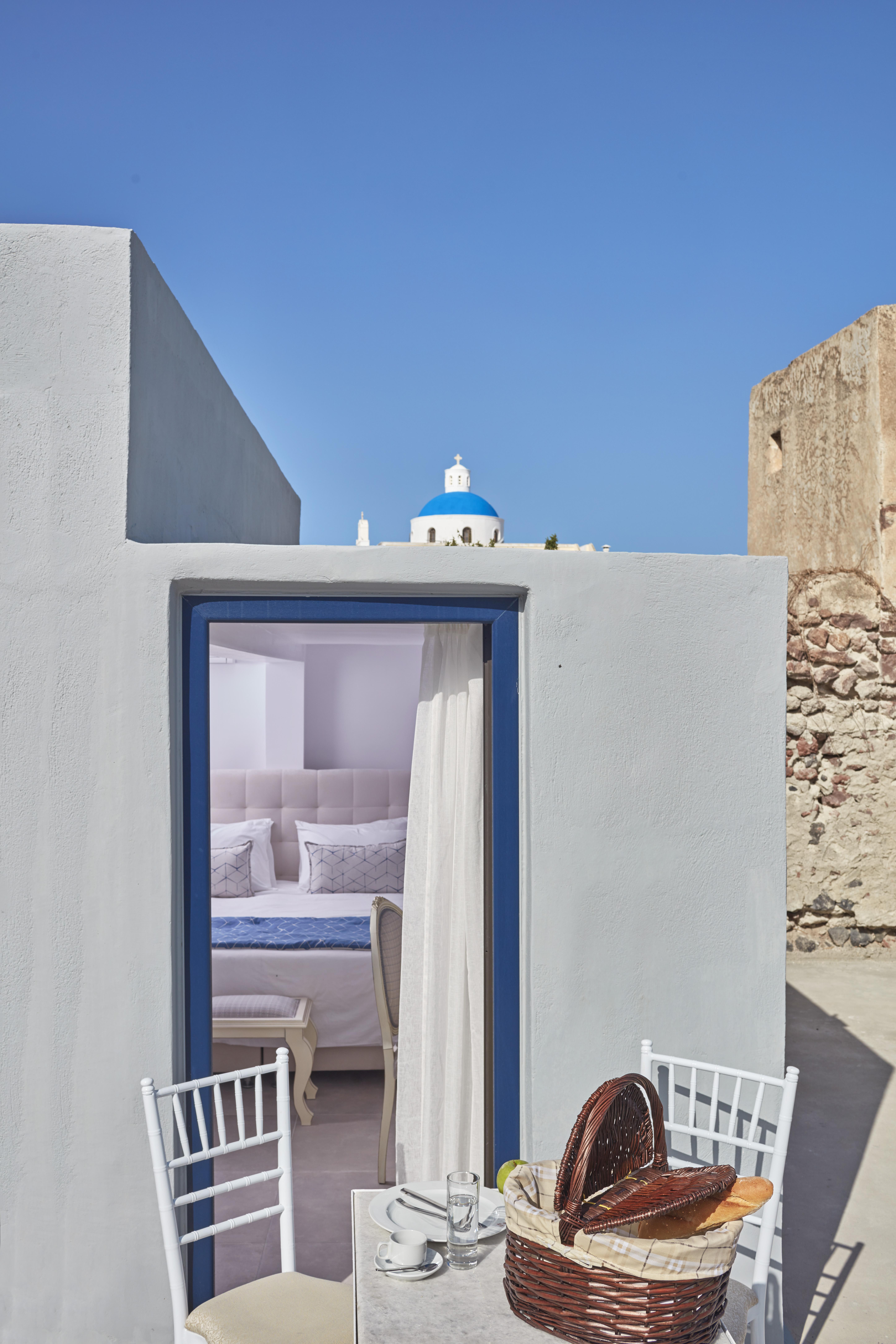 La Maltese Oia Luxury Suites Exterior photo